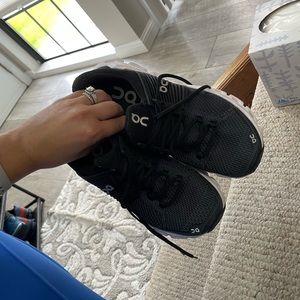 On cloudswift women’s shoes size 6.5